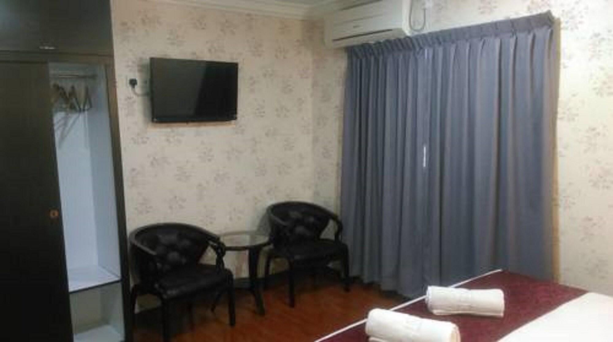 Hotel Classic Kinabalu 2*